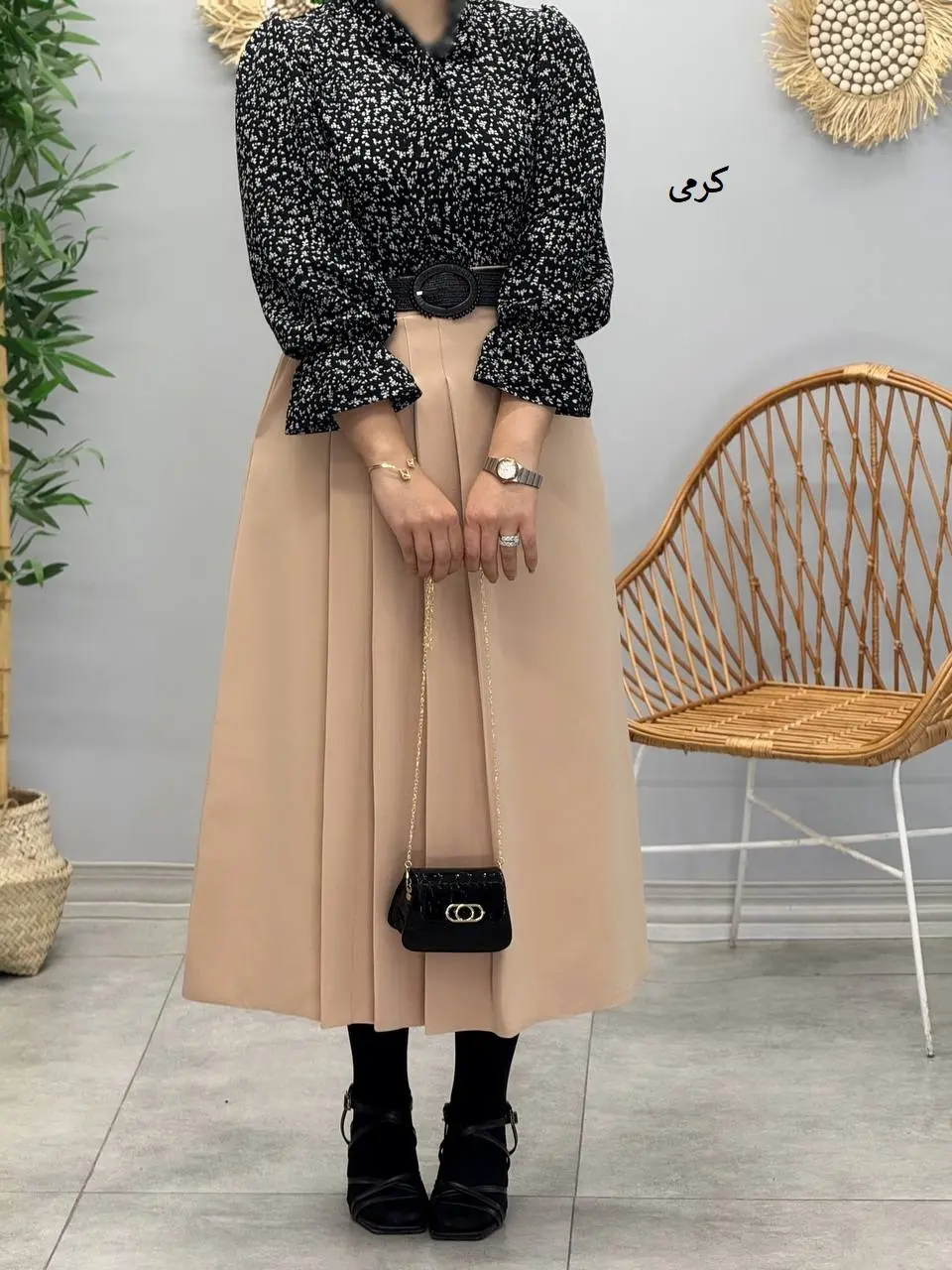 1749- دامن مدیسا (ایراد دار)